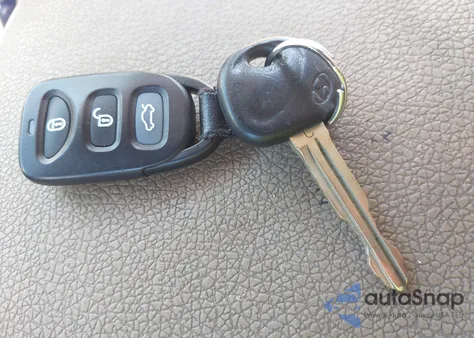 2017 Hyundai Elantra Se из США, поврежденный, VIN 5NPD74LF7HH209898